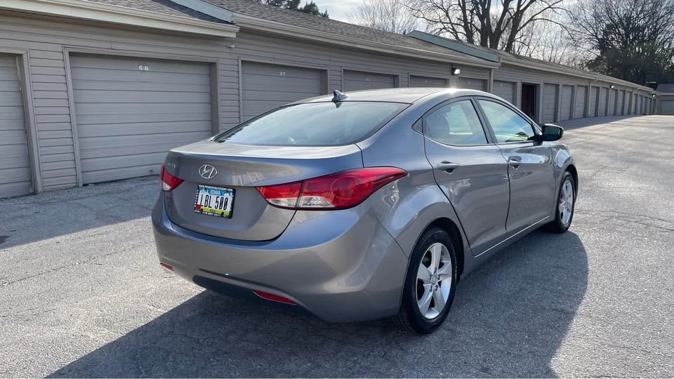 2013 Hyundai Elantra - Image 9 of 18