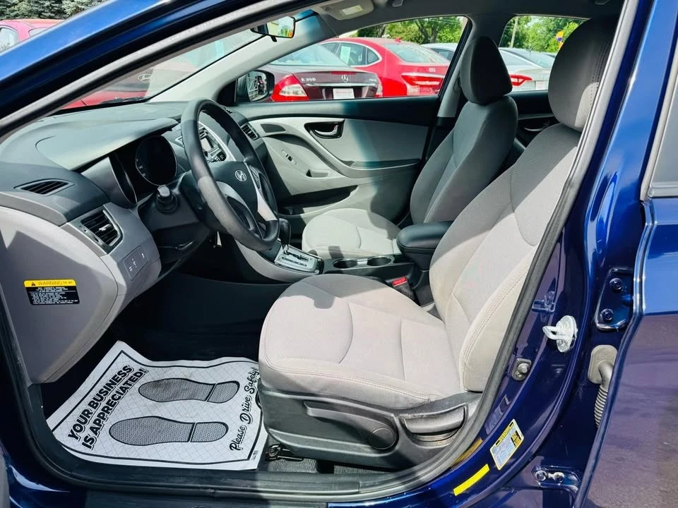 2013 Hyundai Elantra - Image 10 of 13