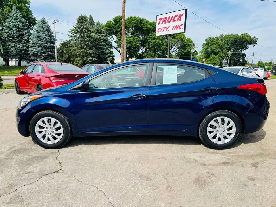 2013 Hyundai Elantra - Image 6 of 13