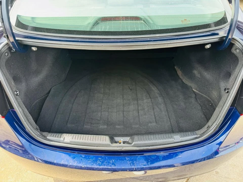 2013 Hyundai Elantra - Image 8 of 13