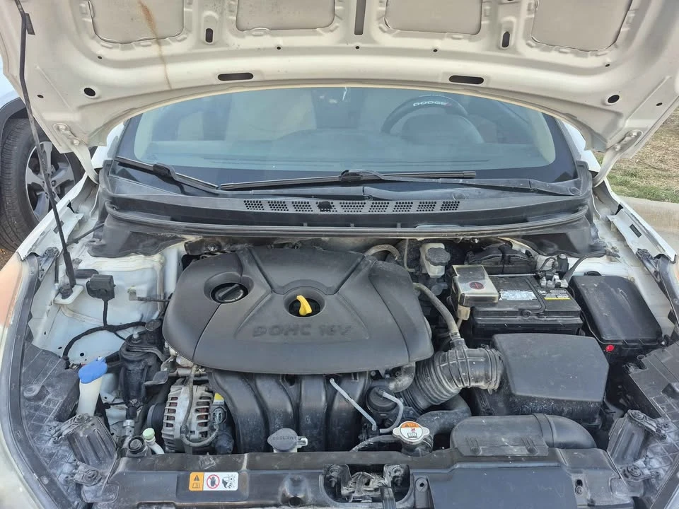 2013 Hyundai Elantra - Image 11 of 15