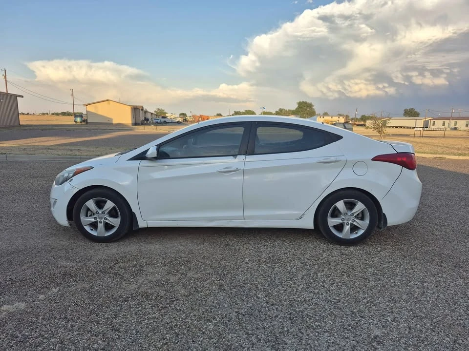 2013 Hyundai Elantra - Image 5 of 15