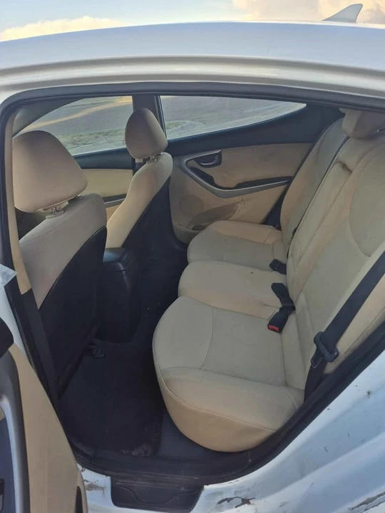 2013 Hyundai Elantra - Image 8 of 15