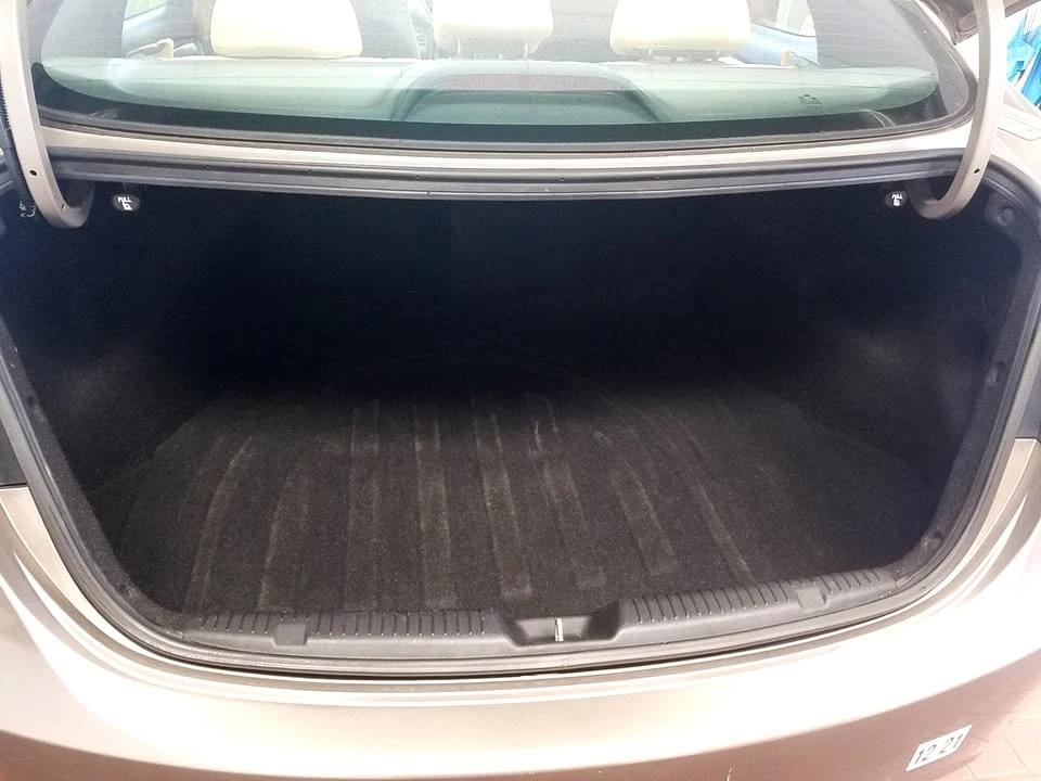 2013 Hyundai Elantra - Image 10 of 10