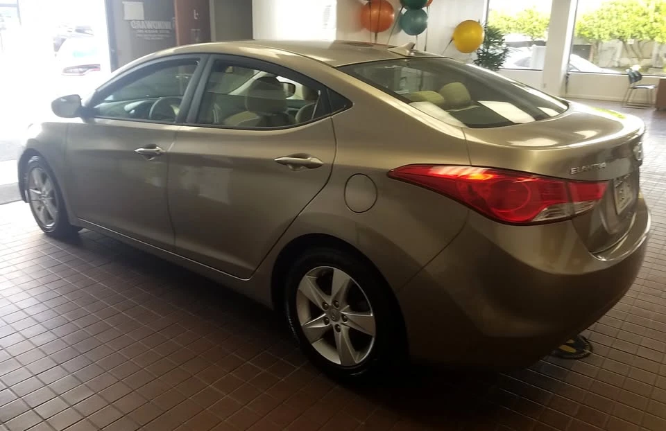 2013 Hyundai Elantra - Image 4 of 10