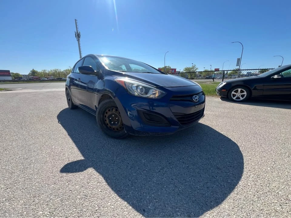 2013 Hyundai Elantra - Image 2 of 11