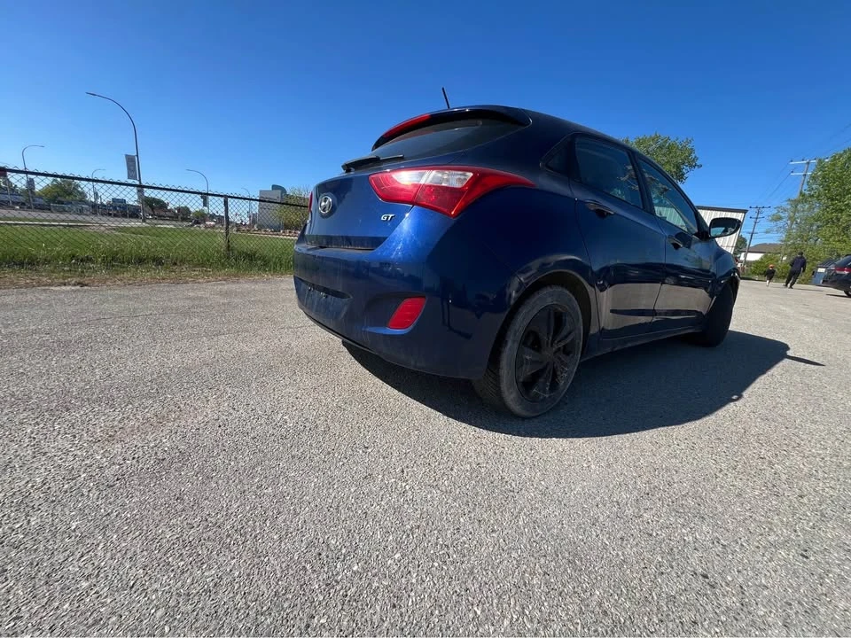 2013 Hyundai Elantra - Image 4 of 11