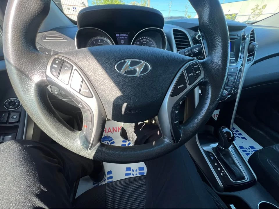 2013 Hyundai Elantra - Image 10 of 11