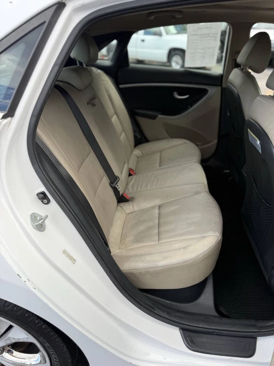 2013 Hyundai Elantra - Image 16 of 21