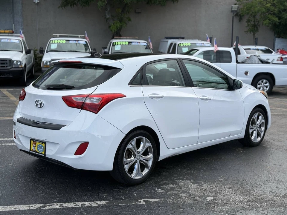 2013 Hyundai Elantra - Image 6 of 21