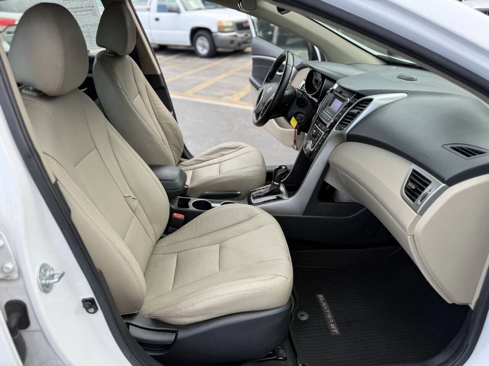 2013 Hyundai Elantra - Image 18 of 21