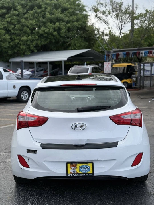 2013 Hyundai Elantra - Image 5 of 21