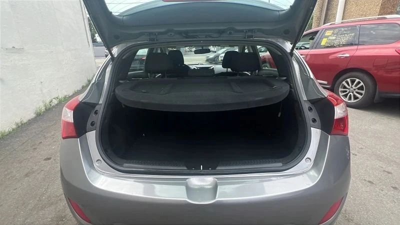 2013 Hyundai Elantra - Image 10 of 12