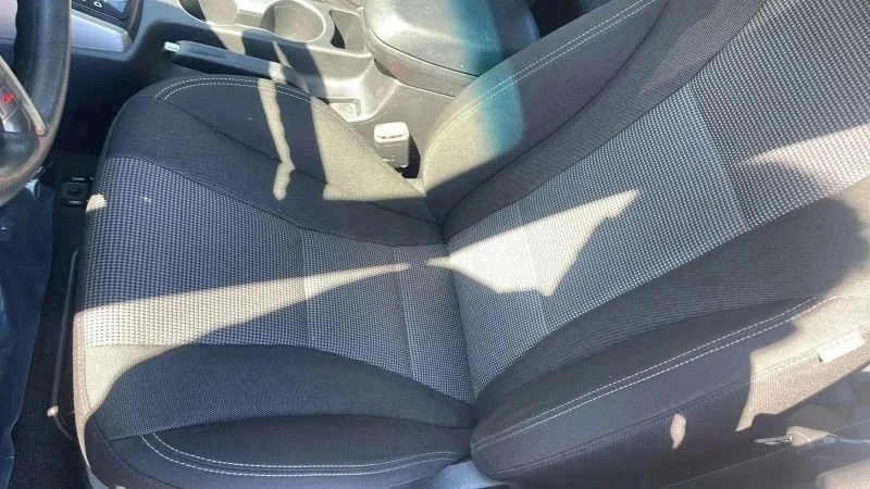 2013 Hyundai Elantra - Image 11 of 12