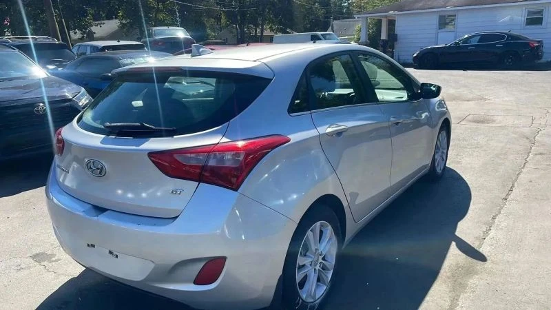 2013 Hyundai Elantra - Image 4 of 12