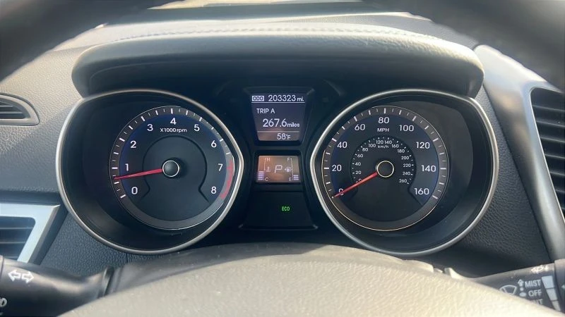 2013 Hyundai Elantra - Image 11 of 12