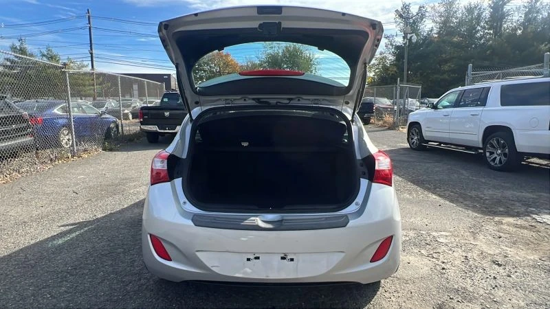2013 Hyundai Elantra - Image 9 of 12