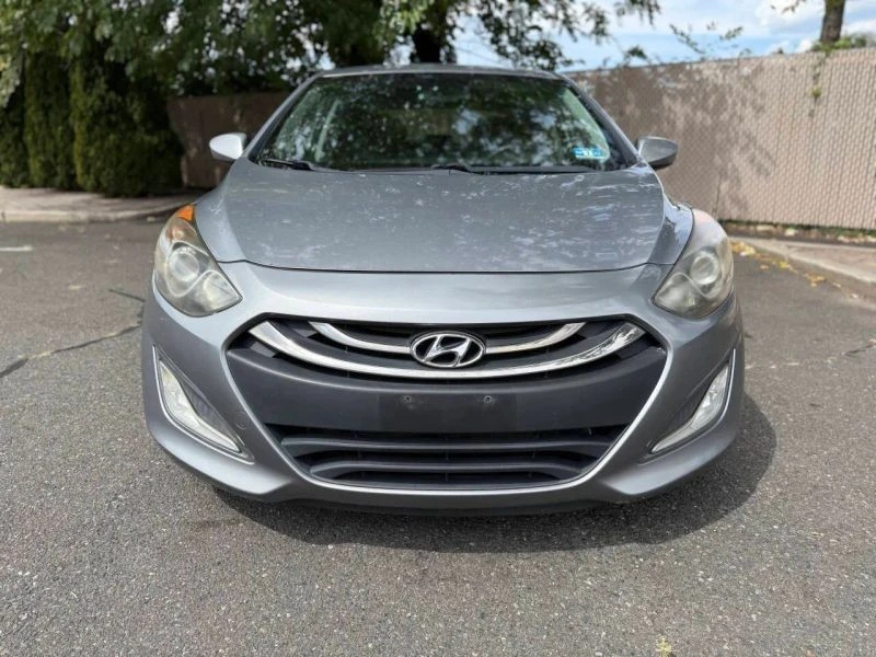 2013 Hyundai Elantra - Image 2 of 12