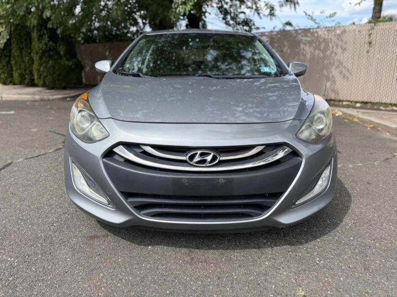 2013 Hyundai Elantra - Image 2 of 12