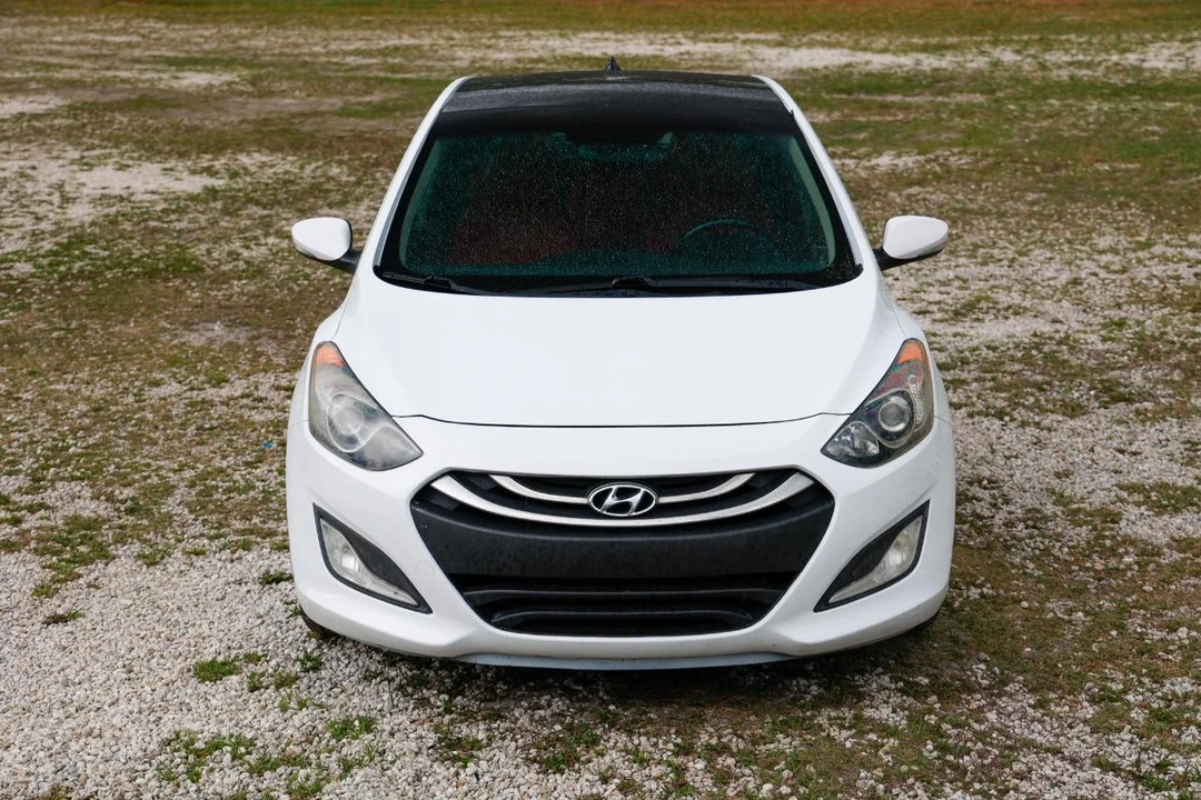 2013 Hyundai Elantra - Image 17 of 21