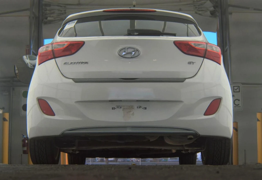 2013 Hyundai Elantra - Image 4 of 12