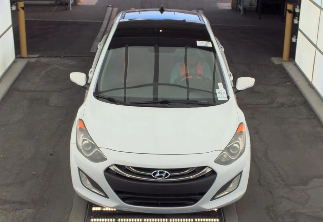 2013 Hyundai Elantra - Image 7 of 12
