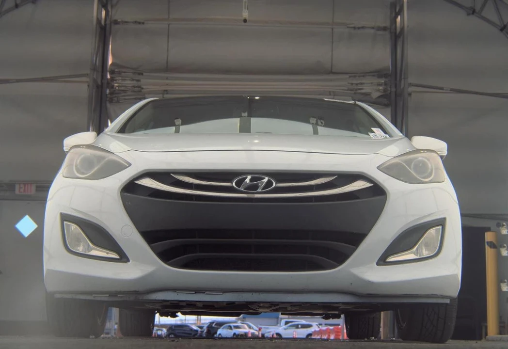 2013 Hyundai Elantra - Image 8 of 12