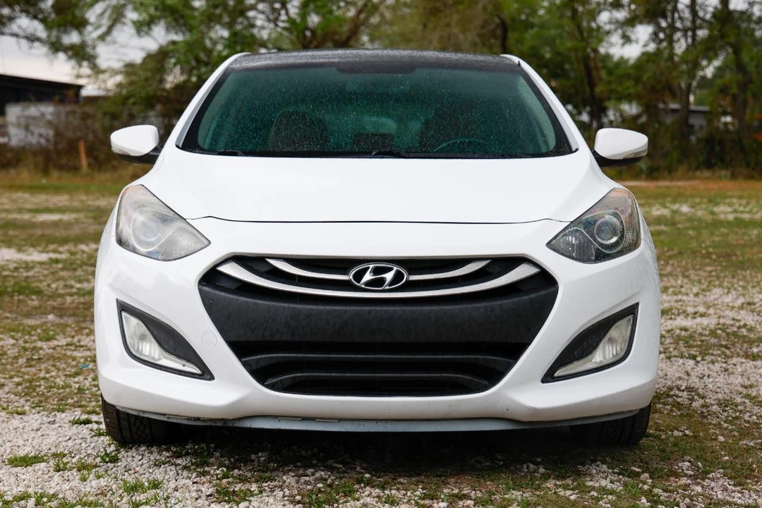 2013 Hyundai Elantra - Image 19 of 21