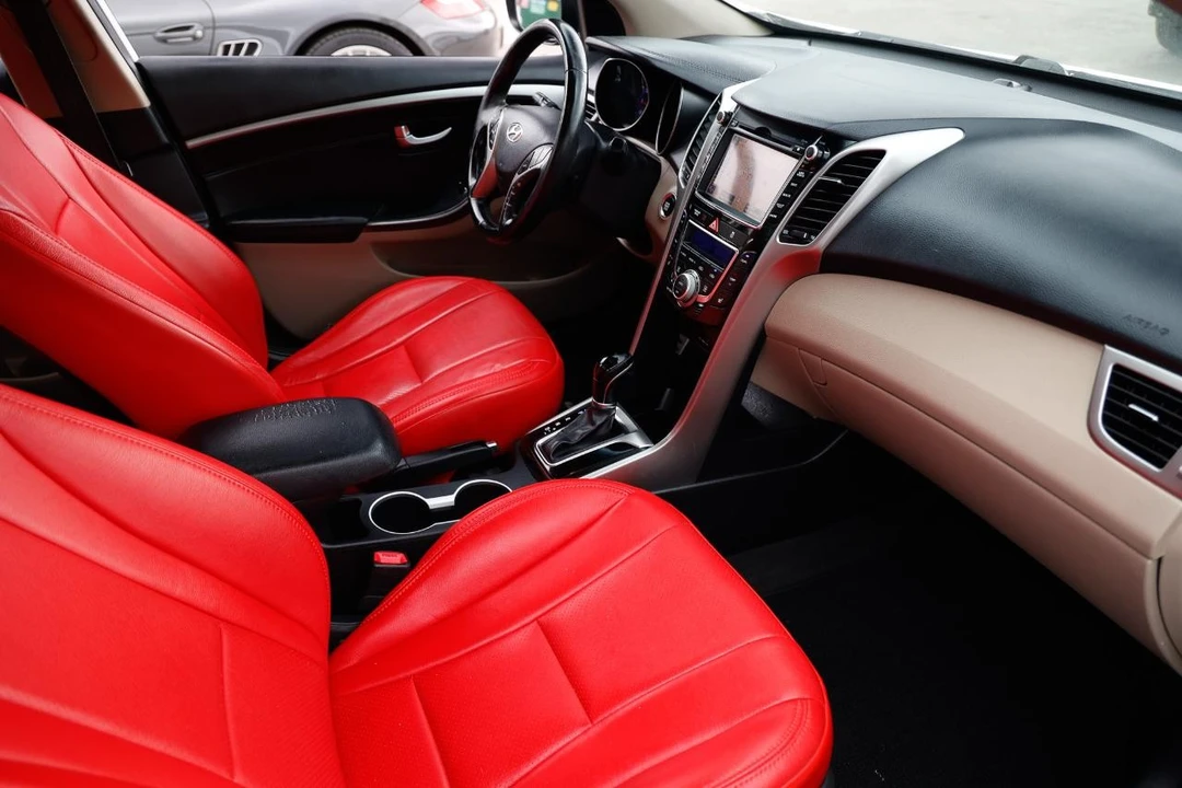 2013 Hyundai Elantra - Image 18 of 21