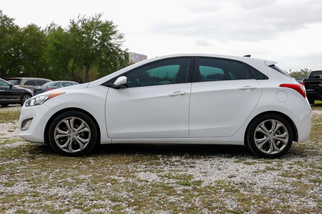 2013 Hyundai Elantra - Image 3 of 21