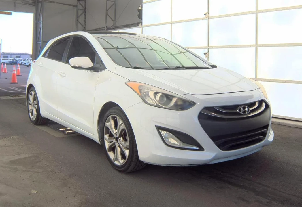 2013 Hyundai Elantra - Image 6 of 12