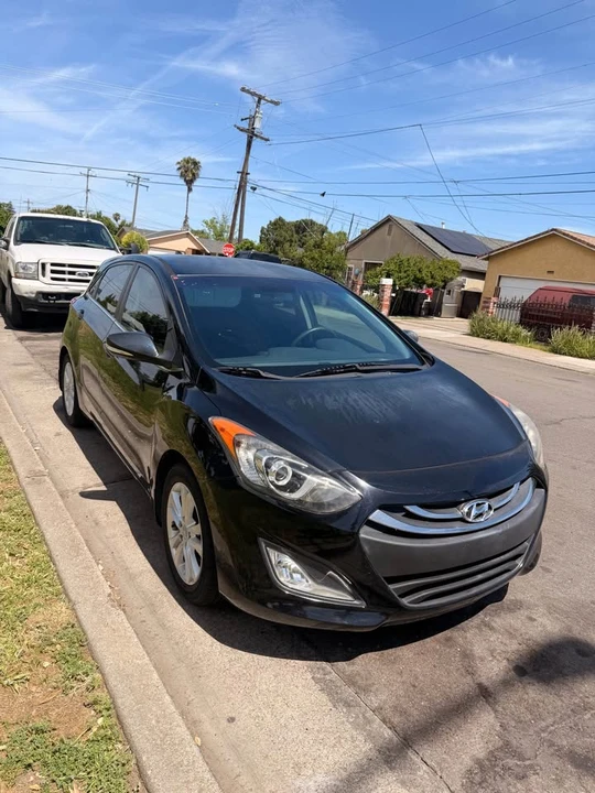 2013 Hyundai Elantra - Image 2 of 9