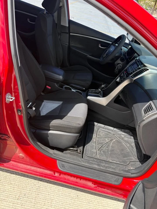 2013 Hyundai Elantra - Image 8 of 10