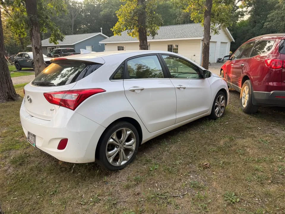 2013 Hyundai Elantra - Image 2 of 4