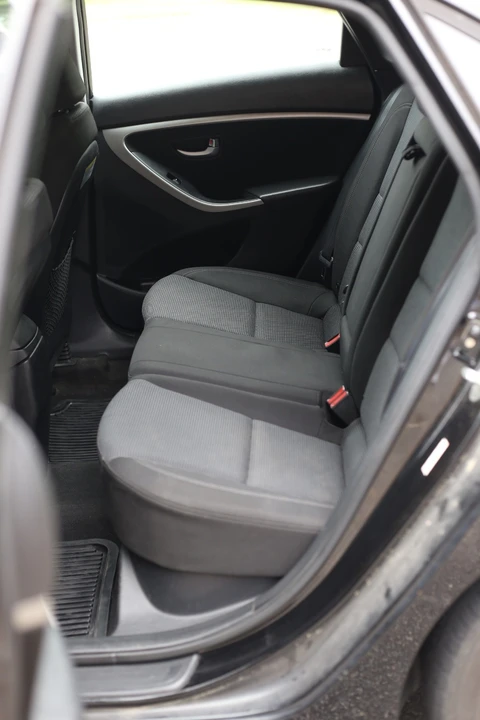 2013 Hyundai Elantra - Image 9 of 20