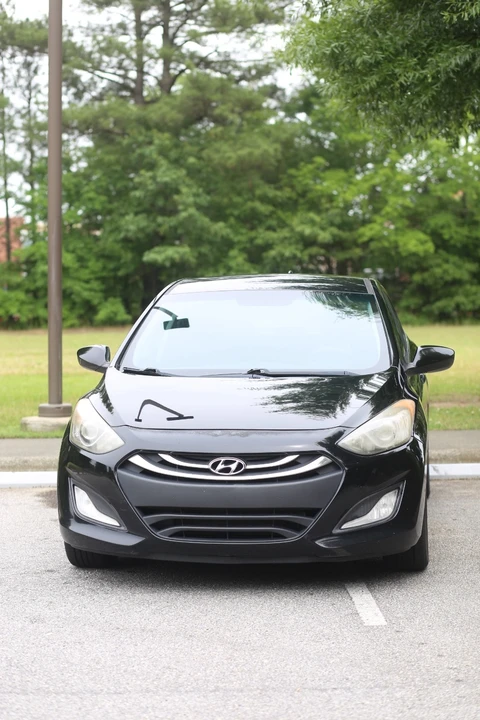 2013 Hyundai Elantra - Image 2 of 20