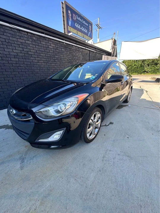 2013 Hyundai Elantra - Image 3 of 16
