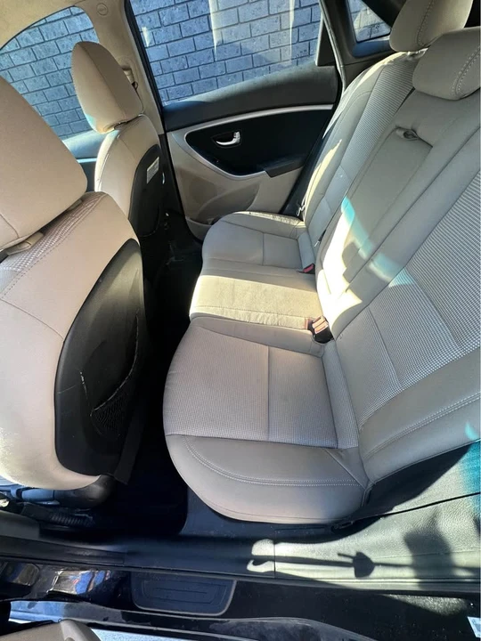 2013 Hyundai Elantra - Image 10 of 16