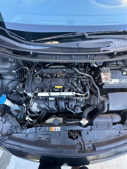 2013 Hyundai Elantra - Image 13 of 16
