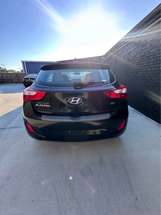 2013 Hyundai Elantra - Image 6 of 16