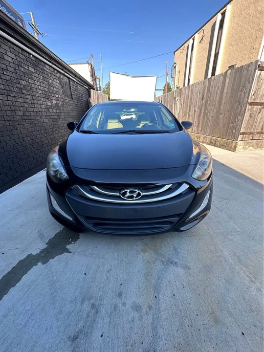 2013 Hyundai Elantra - Image 2 of 16