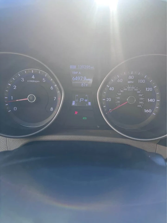 2013 Hyundai Elantra - Image 12 of 16