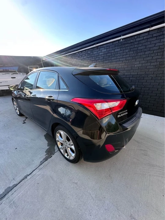 2013 Hyundai Elantra - Image 5 of 16