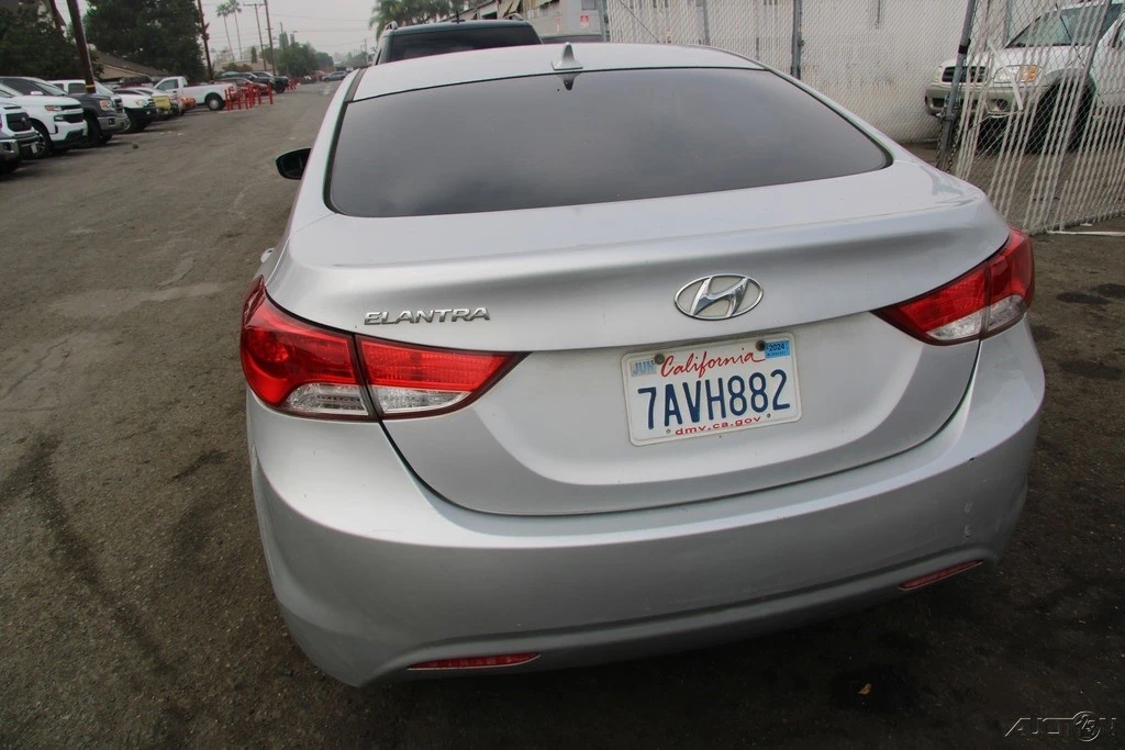 2013 Hyundai Elantra - Image 5 of 21