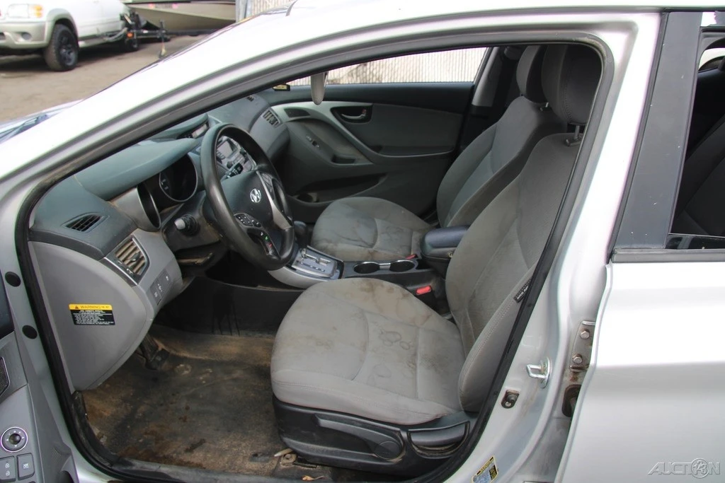 2013 Hyundai Elantra - Image 13 of 21