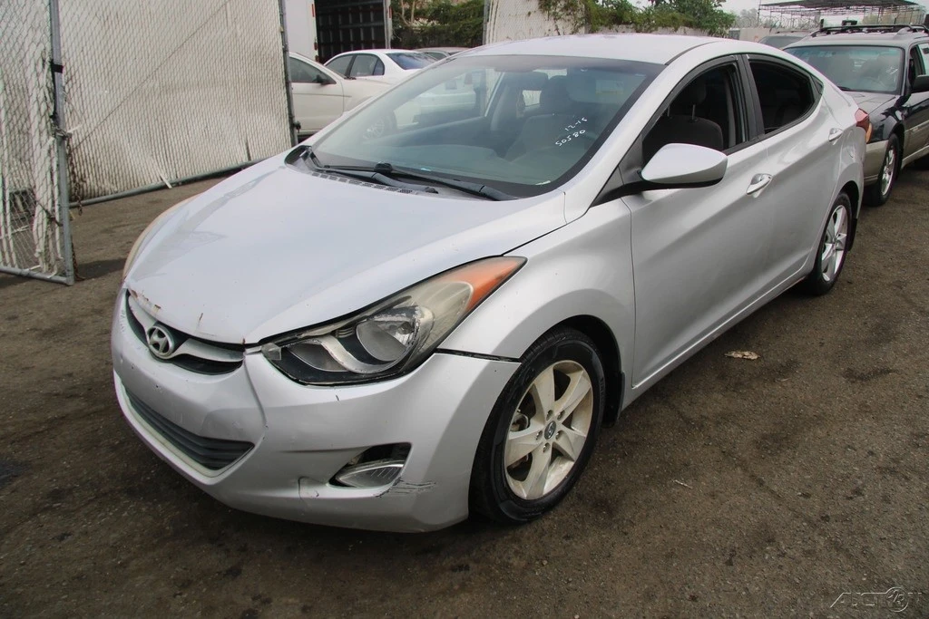 2013 Hyundai Elantra - Image 2 of 21