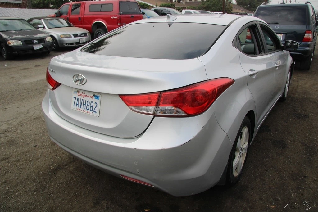 2013 Hyundai Elantra - Image 6 of 21