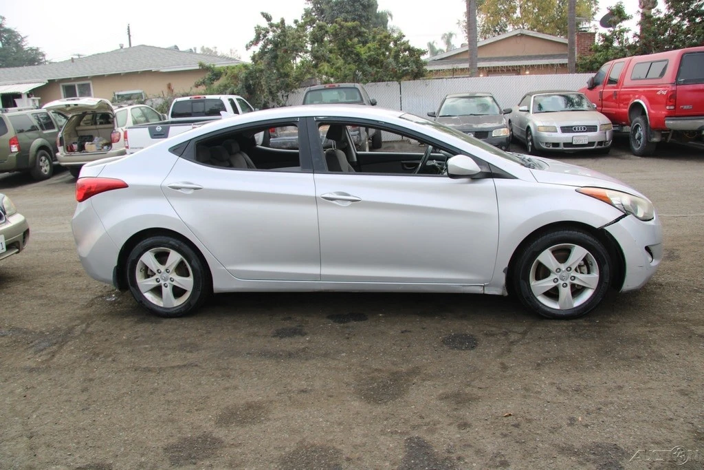 2013 Hyundai Elantra - Image 7 of 21