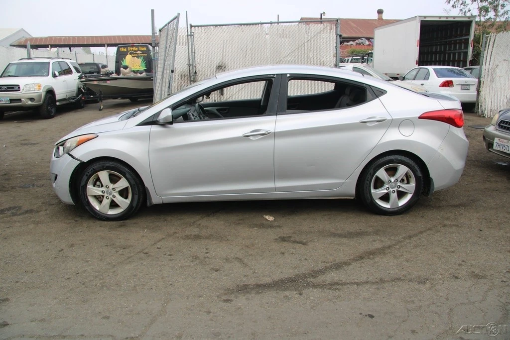 2013 Hyundai Elantra - Image 3 of 21