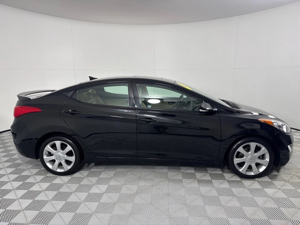 2013 Hyundai Elantra - Image 4 of 12